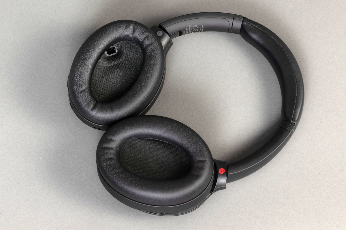 Sony WH-1000XM4 Review Tweakers