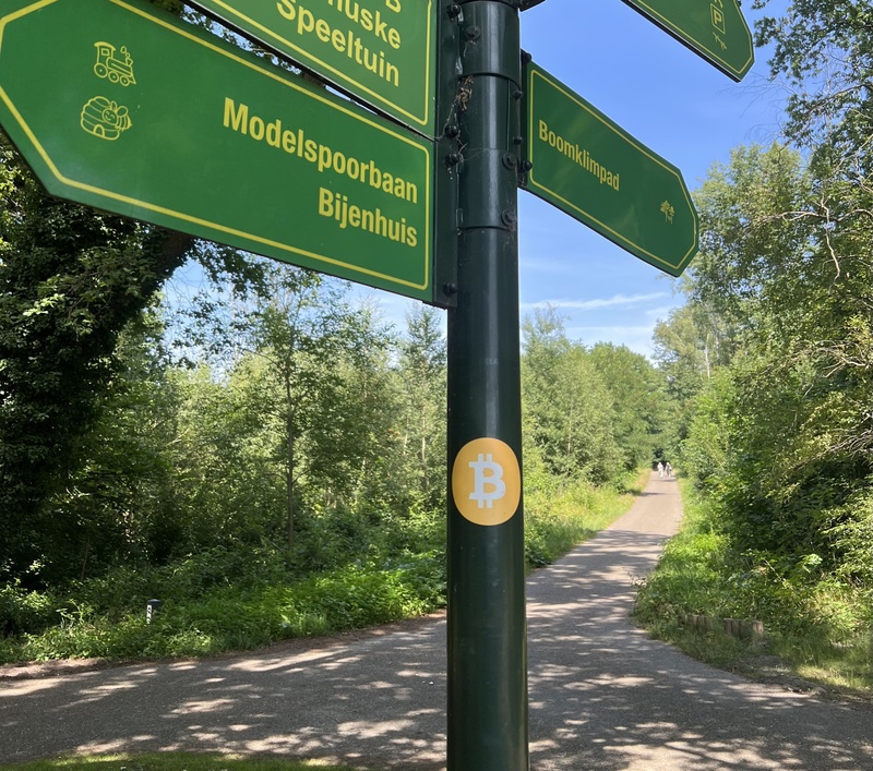 Afbeeldingslocatie: https://tweakers.net/i/5xfuA_fhfVehW3tIQxYF8bCiqWs=/800x/filters:strip_icc():strip_exif()/f/image/yIbdyLx5hxw8EFJwQ8WCJjCc.jpg?f=fotoalbum_large