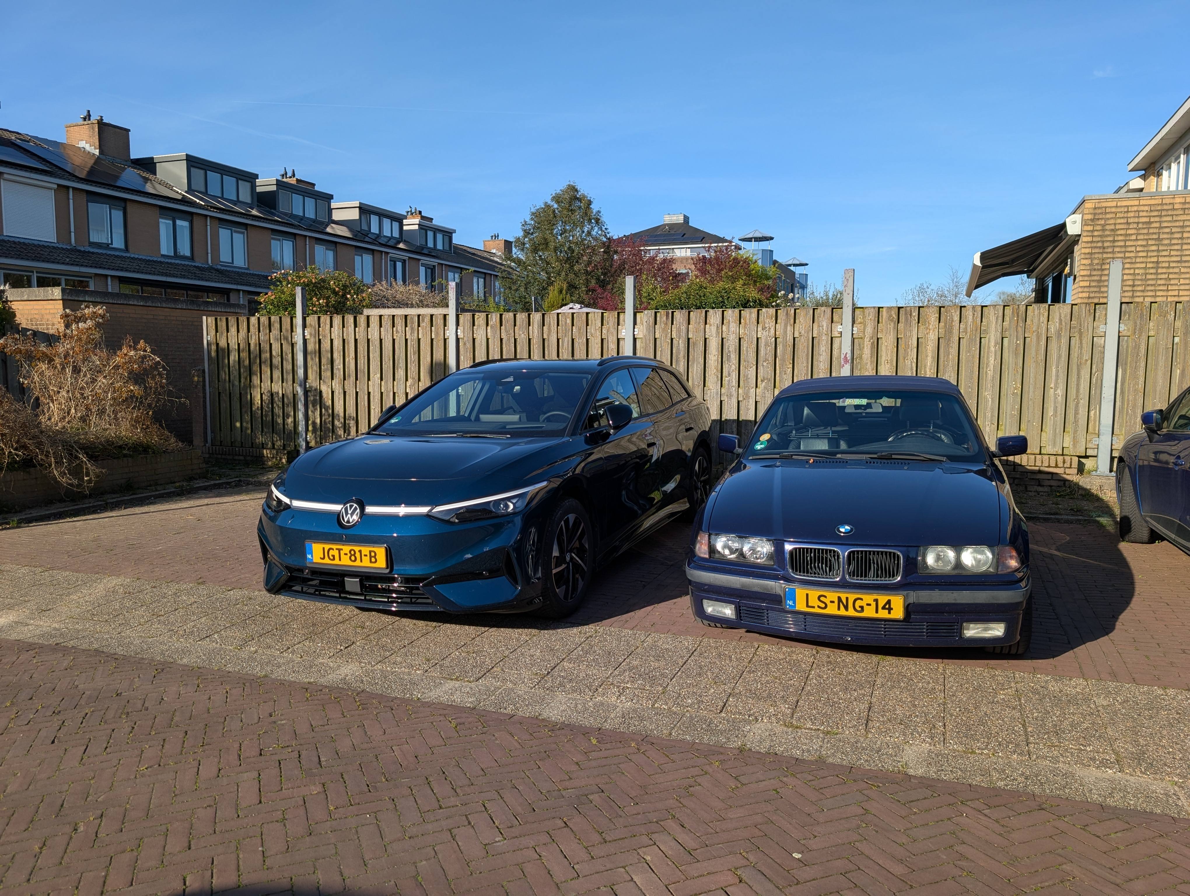 Afbeeldingslocatie: https://tweakers.net/i/5yAjHmISSRYgF8T3M0C2NKtgCtM=/fit-in/4920x3264/filters:max_bytes(3145728):no_upscale():strip_icc():strip_exif()/f/image/XpsD6UBJFfBywzmY9TbAAhDO.jpg?f=user_large