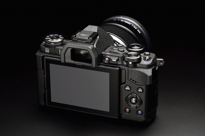 Olympus OM-D E-M5 II