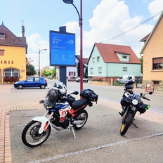 Afbeeldingslocatie: https://tweakers.net/i/63KqnKV14j7mCzTF80k_yM9f9uI=/232x232/filters:strip_icc():strip_exif()/f/image/z81JWsHjOPWBAt87klP7fRa9.jpg?f=fotoalbum_tile