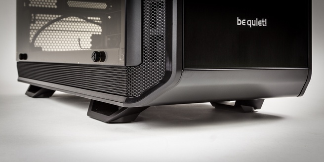 Dark Base Pro 900