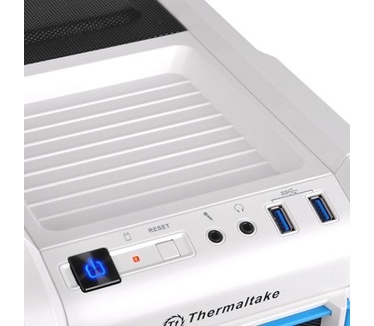 Thermaltake Chaser A31 Snow Edition