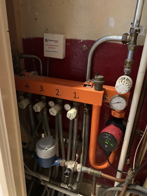 Afbeeldingslocatie: https://tweakers.net/i/6A-8I6kAlWBZTecxci-LPcPSvu0=/x800/filters:strip_icc():strip_exif()/f/image/CxEz8A5FfKmN4NUjab9xzvoP.jpg?f=fotoalbum_large