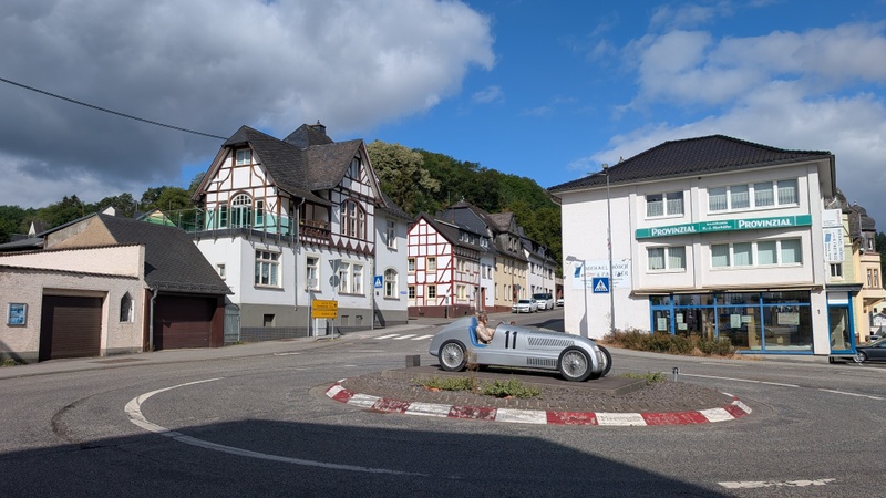 Afbeeldingslocatie: https://tweakers.net/i/6AJ-ecifNCiF9UbhCFdksadKHMY=/800x/filters:strip_icc():strip_exif()/f/image/TL75I2NhRyRmrUCpsJKgFnJF.jpg?f=fotoalbum_large