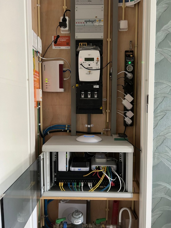 Afbeeldingslocatie: https://tweakers.net/i/6Blk8preBhVbKG15h6B282S_TDw=/x800/filters:strip_icc():strip_exif()/f/image/RPnNxqGgpHHAEs1VFslfMHzu.jpg?f=fotoalbum_large