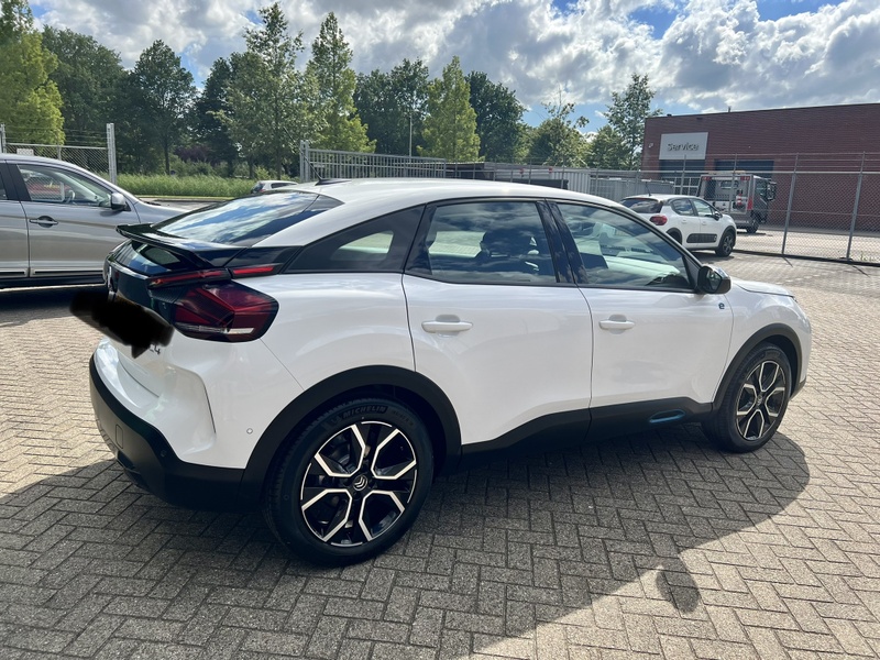 Afbeeldingslocatie: https://tweakers.net/i/6DsOmAbErJDKtGqF-k27trlGUYY=/800x/filters:strip_icc():strip_exif()/f/image/W2zMp1jeOd67X2NSoIt0y0pP.jpg?f=fotoalbum_large