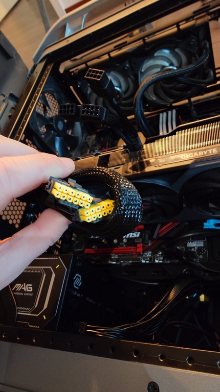 Afbeeldingslocatie: https://tweakers.net/i/6DtKYePaCqfXyaC_WEVWRONagq8=/x800/filters:strip_icc():strip_exif()/f/image/jSujfGID7eDSKCJkN4a8aMH7.jpg?f=fotoalbum_large