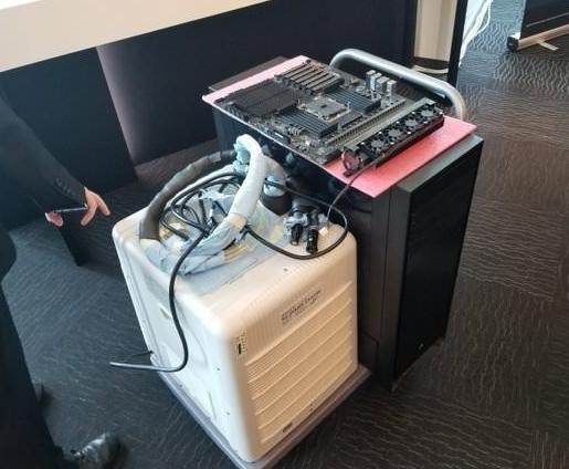 Intel-opstelling voor 5GHz-demo op 28 cores