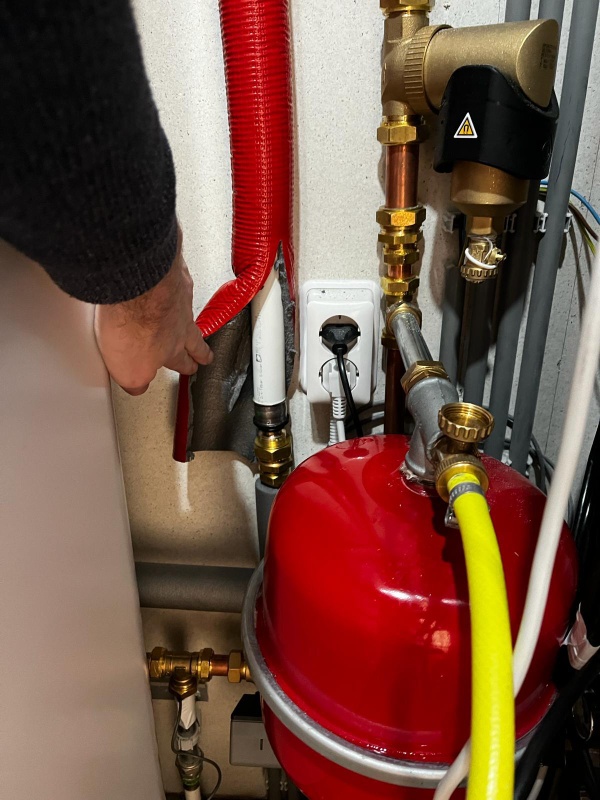 Afbeeldingslocatie: https://tweakers.net/i/6Hz3apC7g4ZpEO-soctHTUGAa_A=/x800/filters:strip_icc():strip_exif()/f/image/vwEDzYNMDjpJL9kBC7rsIrpP.jpg?f=fotoalbum_large