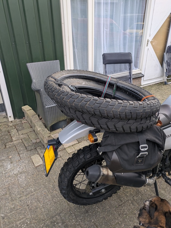 Afbeeldingslocatie: https://tweakers.net/i/6IEYblzIRDnmncSSUFS4MBwgFSQ=/x800/filters:strip_icc():strip_exif()/f/image/GdS8FJ5LdI7V9pX5bRJsFQNn.jpg?f=fotoalbum_large