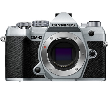 Olympus OM-D E-M5 Mark III + 12-200mm F3.5-6.3 Zilver