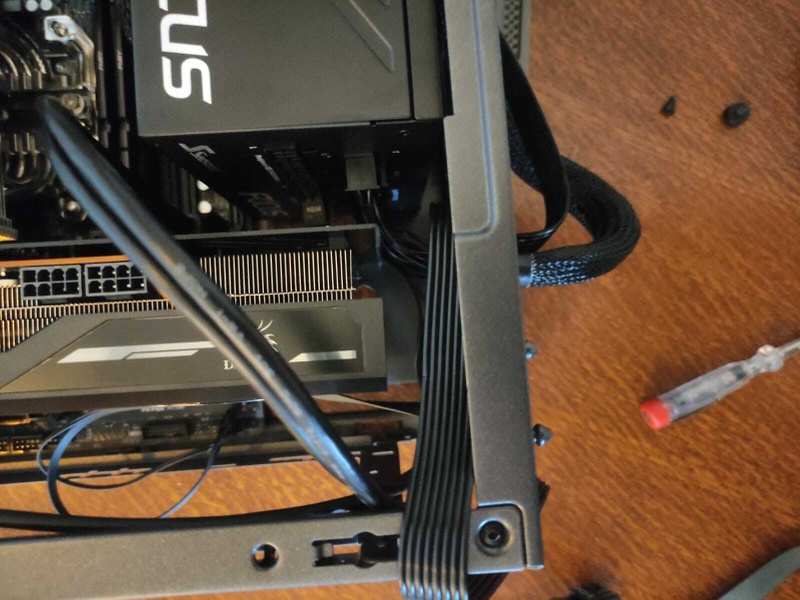 Afbeeldingslocatie: https://tweakers.net/i/6LMob6awPdztOk5Xg-UANF6JOeM=/800x/filters:strip_icc():strip_exif()/f/image/eJCrp5wRMXfaD1parhIrj549.jpg?f=fotoalbum_large