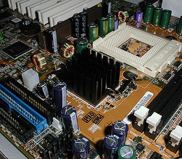 Asus P4T moederbord - closeup