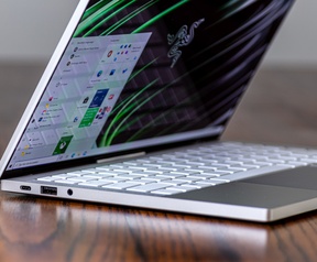 Razer Book 13