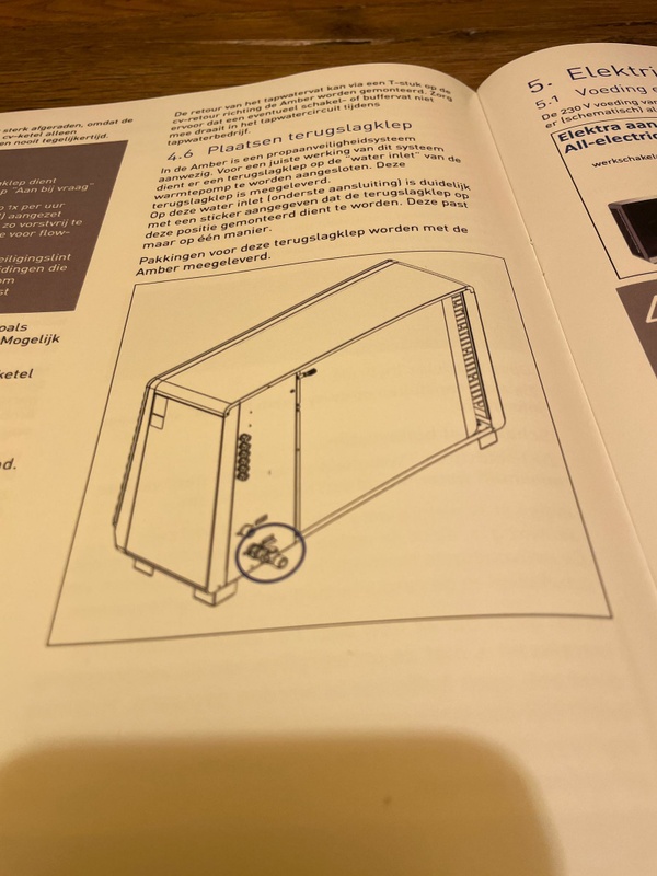 Afbeeldingslocatie: https://tweakers.net/i/6NoaKx2iofYsWnVSyDDvi7s_Va4=/x800/filters:strip_icc():strip_exif()/f/image/Kyx8BRiRYTq8lXfZGlp4jswC.jpg?f=fotoalbum_large