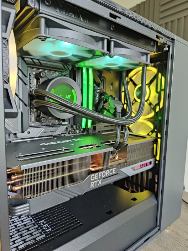 Afbeeldingslocatie: https://tweakers.net/i/6OuFeH5WPM7QWM_w9nwfJG-nWVQ=/x800/filters:strip_icc():strip_exif()/f/image/zuCy75AU4h6hgRTo2c0KVUgc.jpg?f=fotoalbum_large