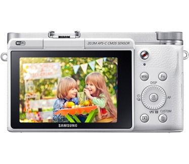 Samsung NX3000 + 16-50mm F3.5-5.6 Power Zoom Wit