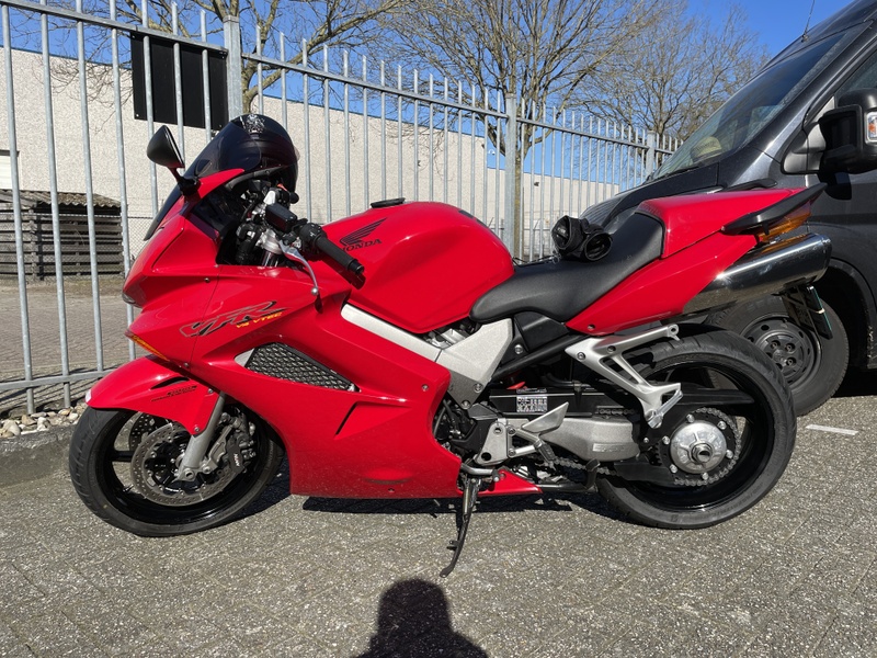 Afbeeldingslocatie: https://tweakers.net/i/6TQ4CbuRS4Ixm-RJSfYfMTfaVuk=/800x/filters:strip_icc():strip_exif()/f/image/hoUFcD5GBQusYIPRkp2tQY73.jpg?f=fotoalbum_large