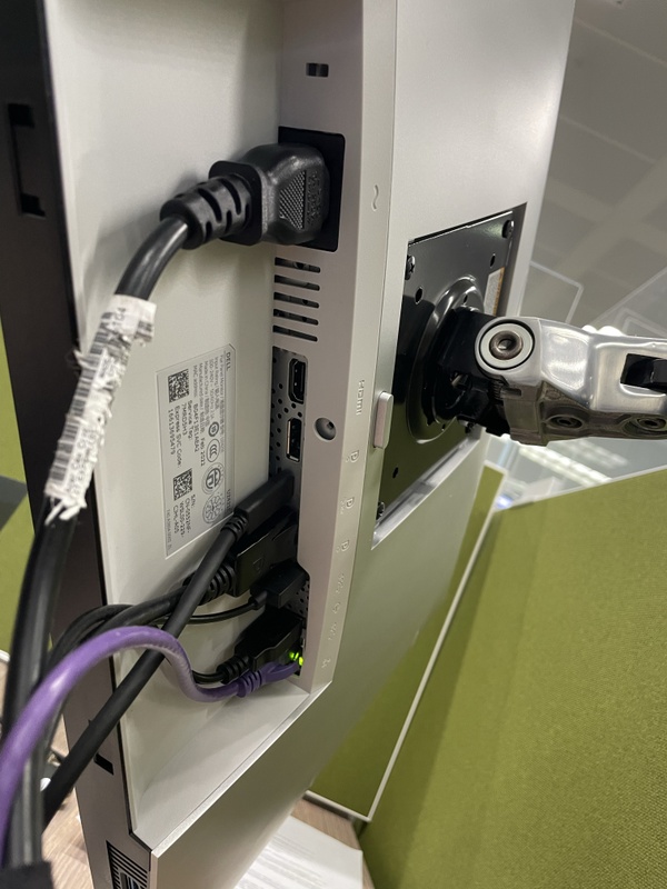 Afbeeldingslocatie: https://tweakers.net/i/6UaaimsxJCkOSNN4ycmBzSi8LHY=/x800/filters:strip_icc():strip_exif()/f/image/F0B8aiZmBrFY5qQRAM9dqfyB.jpg?f=fotoalbum_large