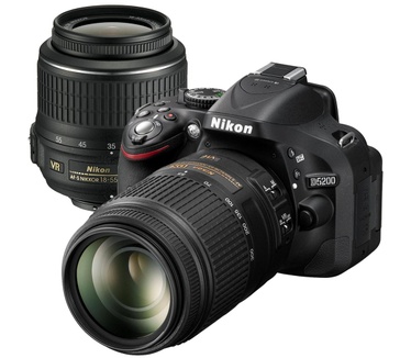 Nikon D5200 + AF-S DX NIKKOR 18-55mm f/3.5-5.6G VR + AF-S DX 55-300mm f/4.5-5.6G ED VR Zwart