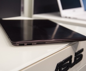Asus Zenbook UX305