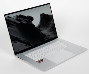 ASUS Zenbook UM5606G