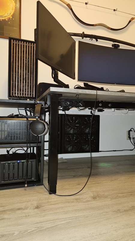 Afbeeldingslocatie: https://tweakers.net/i/6pRYphtdECdsVbCpqlzpcNtFEUU=/x800/filters:strip_icc():strip_exif()/f/image/jznYvLI56WSOsRCcrHlACVqB.jpg?f=fotoalbum_large