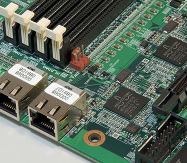 Iwill DK8ES gigabit poorten/controllers