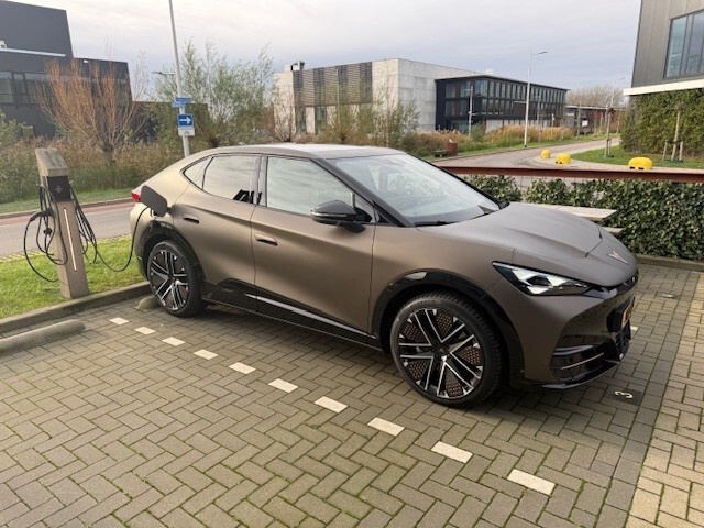 Afbeeldingslocatie: https://tweakers.net/i/6qvTvOQZYXMdMaU0ysJgAOK3qjc=/fit-in/4920x3264/filters:max_bytes(3145728):no_upscale():strip_icc():strip_exif()/f/image/PA2ChpcO3iWqqrNgVVn3Jwbs.jpg?f=user_large