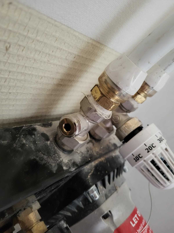 Afbeeldingslocatie: https://tweakers.net/i/6sGgkiNbEjhytdcCQJIIfaCyG04=/x800/filters:strip_icc():strip_exif()/f/image/bdWmULZIRtrDSrOf5fDKtr1g.jpg?f=fotoalbum_large