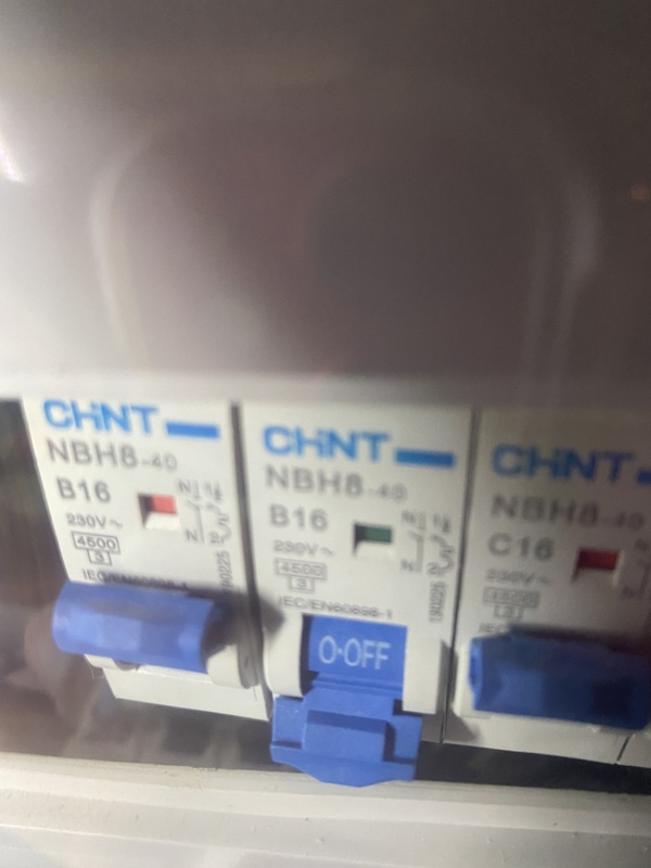 Afbeeldingslocatie: https://tweakers.net/i/6tJ9QjdTePyEDc1BIx_LBix_qHI=/x800/filters:strip_icc():strip_exif()/f/image/SrwOARe8YxadY6XoC3lnBg6d.jpg?f=fotoalbum_large