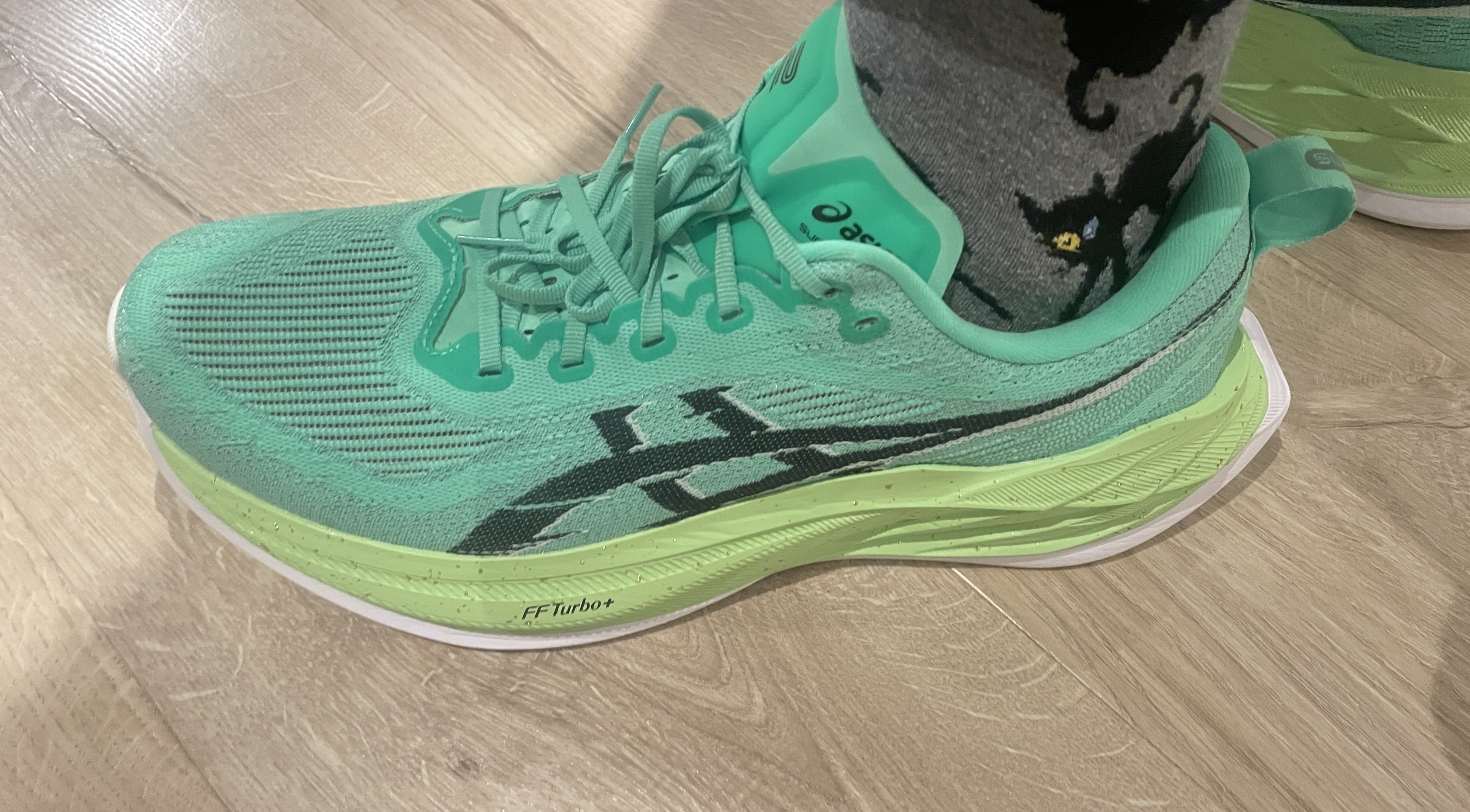 Afbeeldingslocatie: https://tweakers.net/i/75W7EVZvwIv8mEobewxtpxj2Vic=/fit-in/4920x3264/filters:max_bytes(3145728):no_upscale():strip_icc():strip_exif()/f/image/rlqvWam012eIs1CvHvwRt07h.jpg?f=user_large