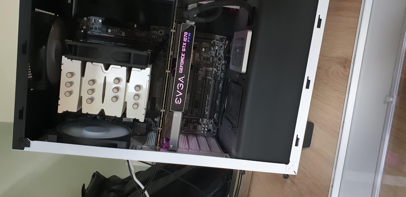 Afbeeldingslocatie: https://tweakers.net/i/7C4s6FM9utB-OWmKFxa1GBmW4Co=/800x/filters:strip_icc():strip_exif()/f/image/z7gwEwjG8k196qtNOyYwVy9o.jpg?f=fotoalbum_large