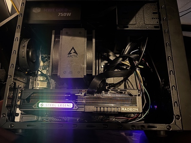 Afbeeldingslocatie: https://tweakers.net/i/7CWaEh3oKmRrsDspMd7Uq5ssoqs=/fit-in/4920x3264/filters:max_bytes(3145728):no_upscale():strip_icc():strip_exif()/f/image/NrPgFPIGIb3oxT3rHwhqh5yg.jpg?f=user_large