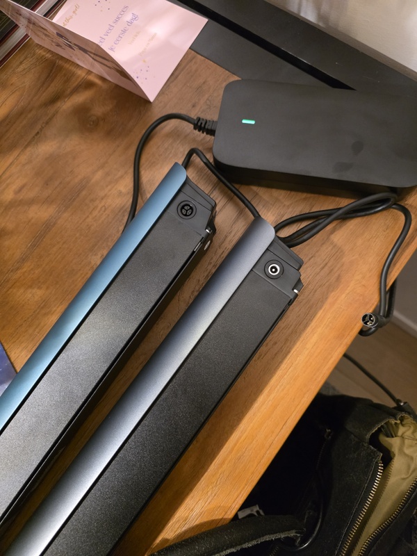 Afbeeldingslocatie: https://tweakers.net/i/7GAKphPro_AucXJeBKYOa2DmQKU=/x800/filters:strip_icc():strip_exif()/f/image/mdLLRPiZPIXpnJYeGAFVPncg.jpg?f=fotoalbum_large