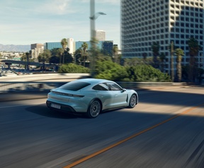 Porsche Taycan 4S