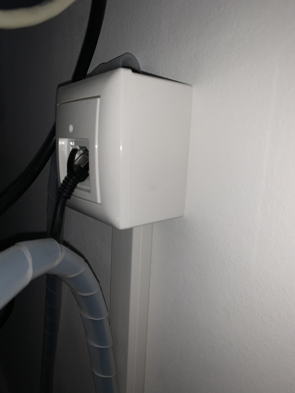 Afbeeldingslocatie: https://tweakers.net/i/7OODt6Bo2R37Va_7n0N-O83-UJI=/x800/filters:strip_icc():strip_exif()/f/image/Lo8XRIApjN5RGE8yyD3VDQEO.jpg?f=fotoalbum_large