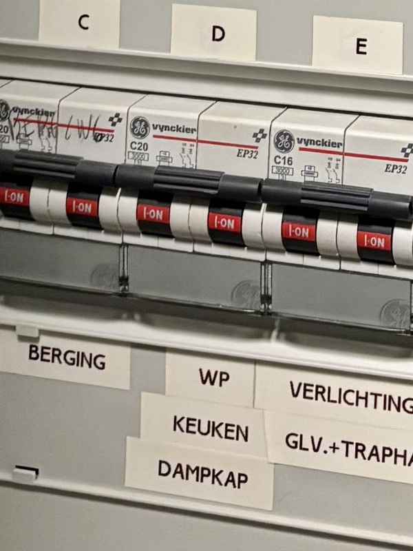 Afbeeldingslocatie: https://tweakers.net/i/7PE-cWNz-PwXkPMPW5mkXouhXHM=/x800/filters:strip_icc():strip_exif()/f/image/OVnz770TnKgd9I4vLN22l0HP.jpg?f=fotoalbum_large