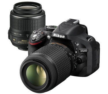 Nikon D5200 + AF-S DX NIKKOR 18-55mm f/3.5-5.6G VR + AF-S DX 55-200mm f/4-5.6 VR Zwart