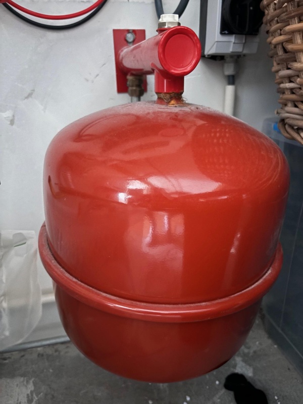 Afbeeldingslocatie: https://tweakers.net/i/7cmjyHixPxboxc9Gm5Xh-aDKM2Q=/x800/filters:strip_icc():strip_exif()/f/image/eVpgDjMfH0CrSNsYpvOQMDxv.jpg?f=fotoalbum_large