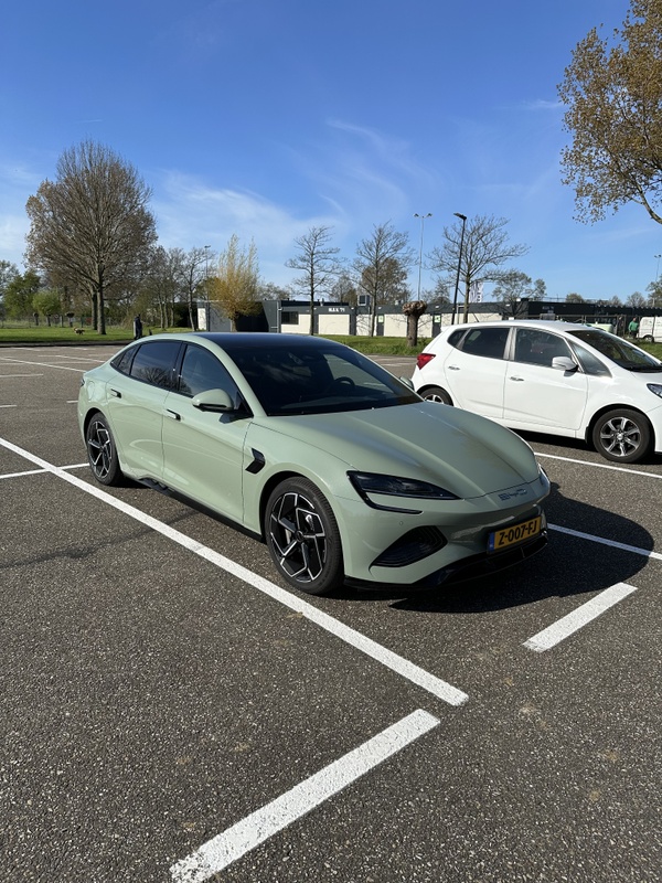 Afbeeldingslocatie: https://tweakers.net/i/7gpAbt5nvseyLbqSkdXn06wjBlw=/x800/filters:strip_icc():strip_exif()/f/image/XKU29P8co8TUwkLO0L7ZgAYP.jpg?f=fotoalbum_large