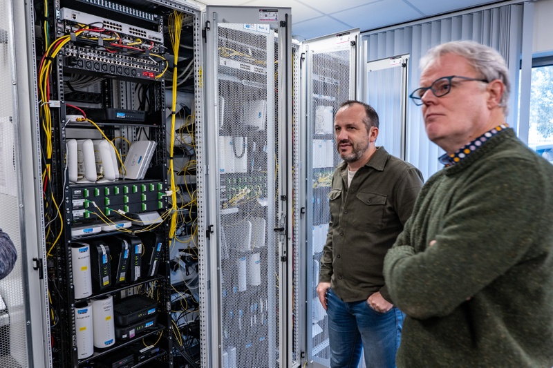 Afbeeldingslocatie: https://tweakers.net/i/7u-205CMlzVDRFvp0H3FlbXwRTM=/800x/filters:strip_icc():strip_exif()/f/image/2Z2dqVCEf7F9TG9tMrPQWyuU.jpg?f=fotoalbum_large