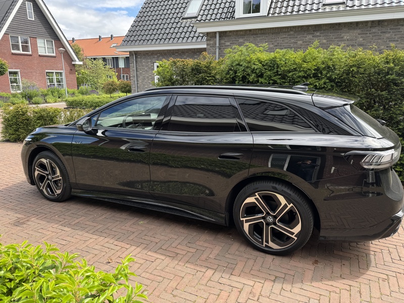 Afbeeldingslocatie: https://tweakers.net/i/7whjXIclbKuuVamCI6lbNtbRczA=/800x/filters:strip_icc():strip_exif()/f/image/zu9OD3nM8ceYr1QaotLjCL0F.jpg?f=fotoalbum_large