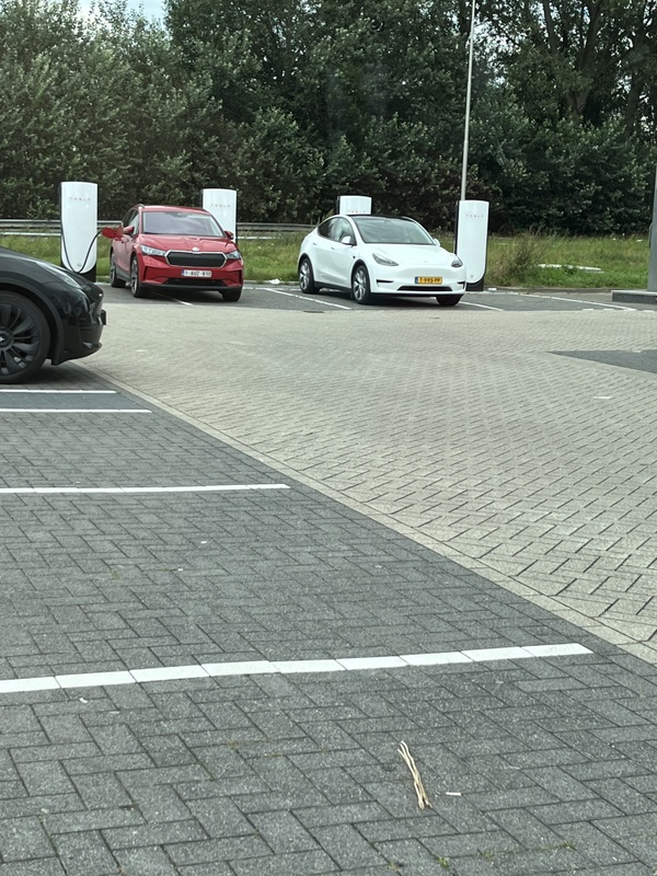 Afbeeldingslocatie: https://tweakers.net/i/82Zu41J1i8MtQsTceaLsAIAoumc=/x800/filters:strip_icc():strip_exif()/f/image/b45i57IRow14u6UsWtjVRss7.jpg?f=fotoalbum_large