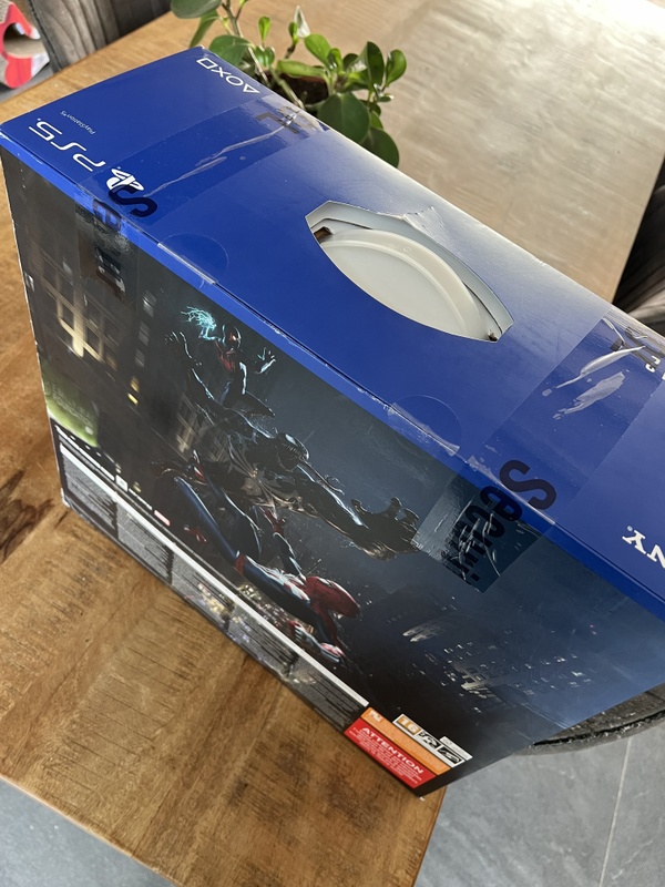 Afbeeldingslocatie: https://tweakers.net/i/84fh6sJSZPM2i-mQuZ16uBLdUlg=/x800/filters:strip_icc():strip_exif()/f/image/A25CFqw2FaRM2b4AtUIuzi2h.jpg?f=fotoalbum_large