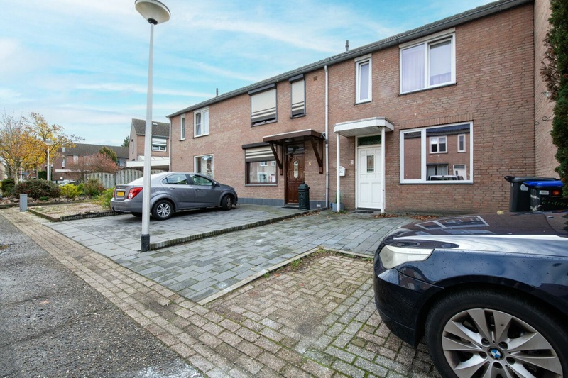 Afbeeldingslocatie: https://tweakers.net/i/85S9lSjIRfadzFjS65ge5fhZj2U=/800x/filters:strip_icc():strip_exif()/f/image/lCc1YpQWFhWVan0yuIum4ofM.jpg?f=fotoalbum_large