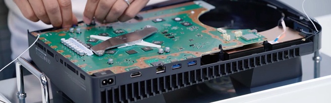 Teardown van de PS5 met moederbord. Bron: Sony