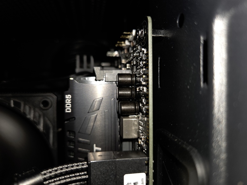 Afbeeldingslocatie: https://tweakers.net/i/8I10Y1eQAxLy9OllsTrK4Jwl038=/800x/filters:strip_icc():strip_exif()/f/image/VxhB4nufIj1toDTEtrLtbkDM.jpg?f=fotoalbum_large