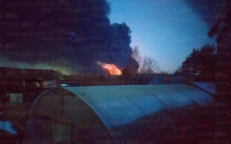 Afbeeldingslocatie: https://tweakers.net/i/8KJsWiI_O2jCBF5UOpAn_GGbCt0=/800x/filters:strip_icc():strip_exif()/f/image/6zQc1ubKw7RWPbcv6pAgaa48.jpg?f=fotoalbum_large